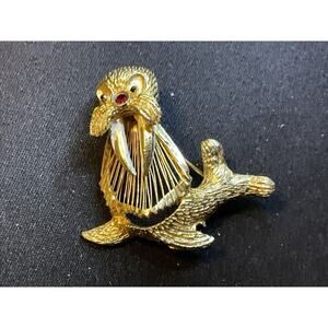 Vintage Gold Tone Walrus With Ruby Eyes And Nose Brooch